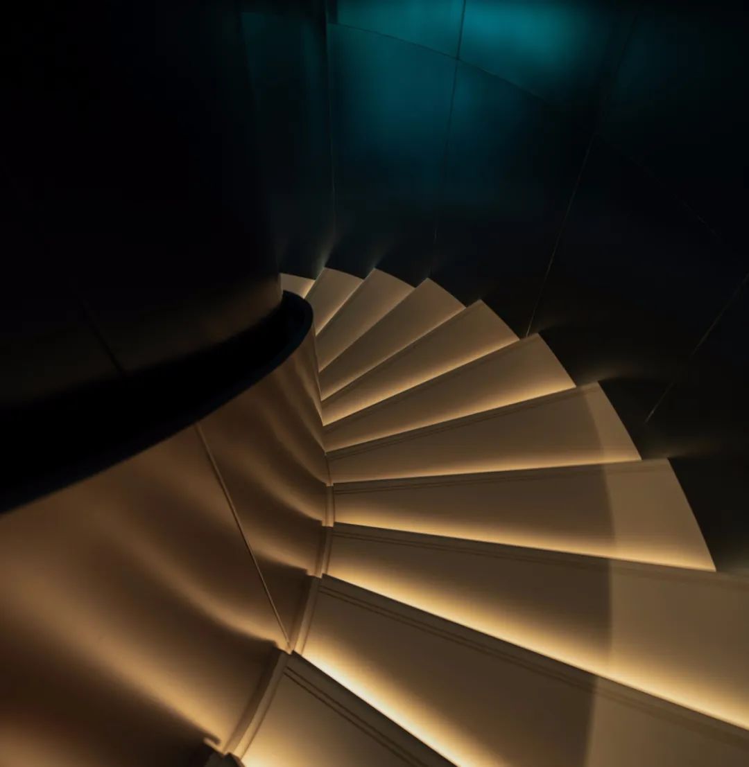 Linear Lighting: The Definitive Global Guide to Design, Technology